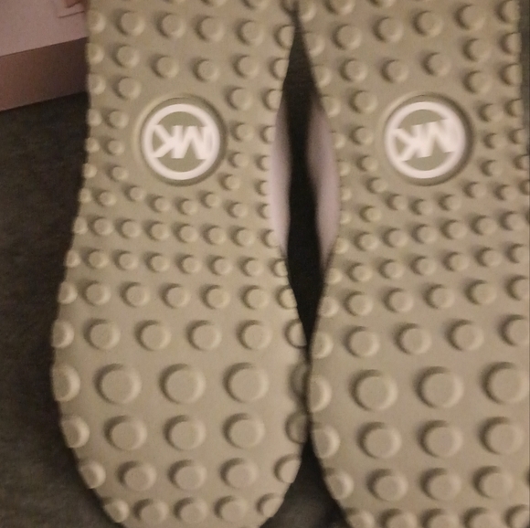 Women's sneakers - Picture 7 of 9